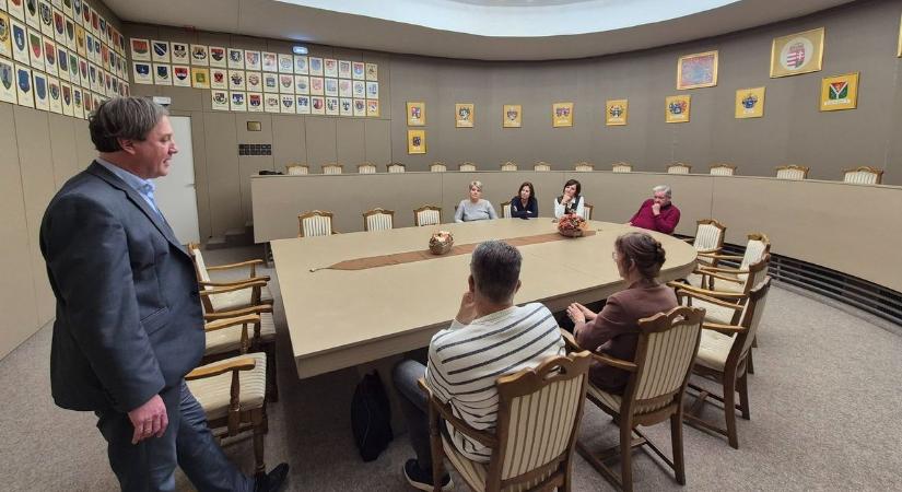 A fényképezőgéppel is jól bánnak a kormányhivatal dolgozói