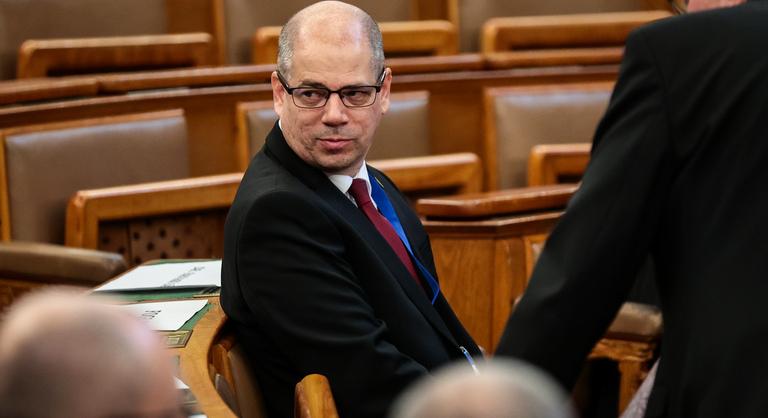 Megszólalt a legfőbb ügyész, van kiskorú sértettje a Szőlő utcai ügynek