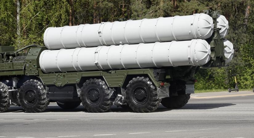 Lukasenka bejelentette, folyik az Oresnyik fehéroroszországi hadrendbe állítása