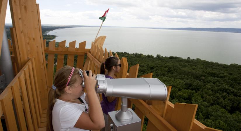 Eltűnt a Balaton ikonikus kilátója