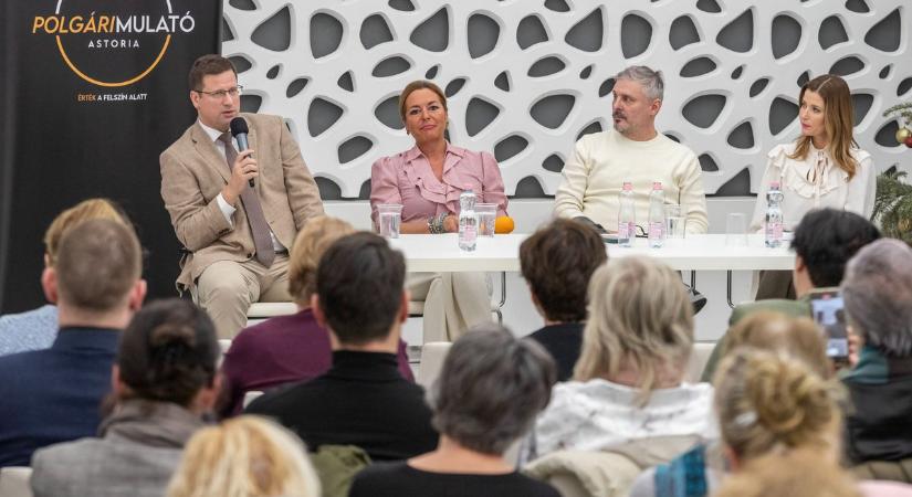 Rendhagyó Kormányinfó a koronázóváros szívében