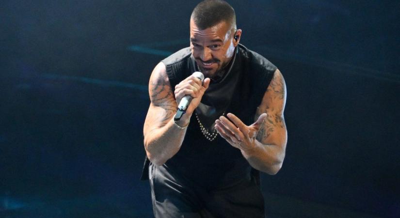 Hadházy Ákos: Üzenem Lölö szolgáinak, hogy a holnapi bulin Ricky Martin lesz az egymillió dolcsis meglepetés