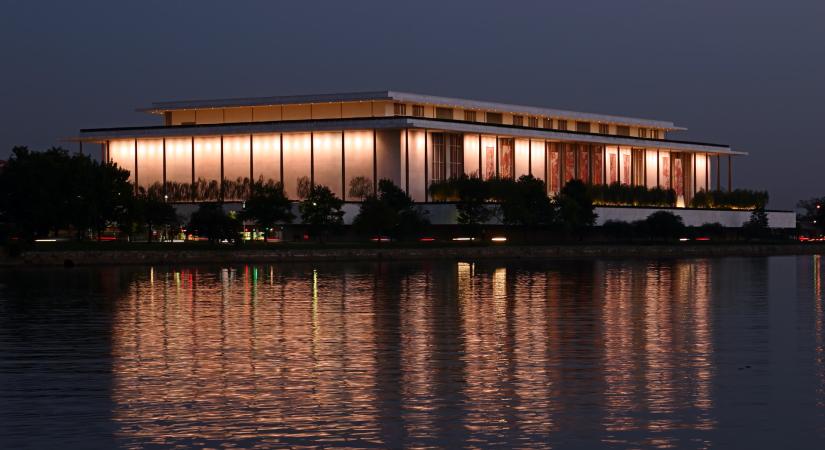 Trump átnevezi az ikonikus központot – a saját neve is szerepel majd benne