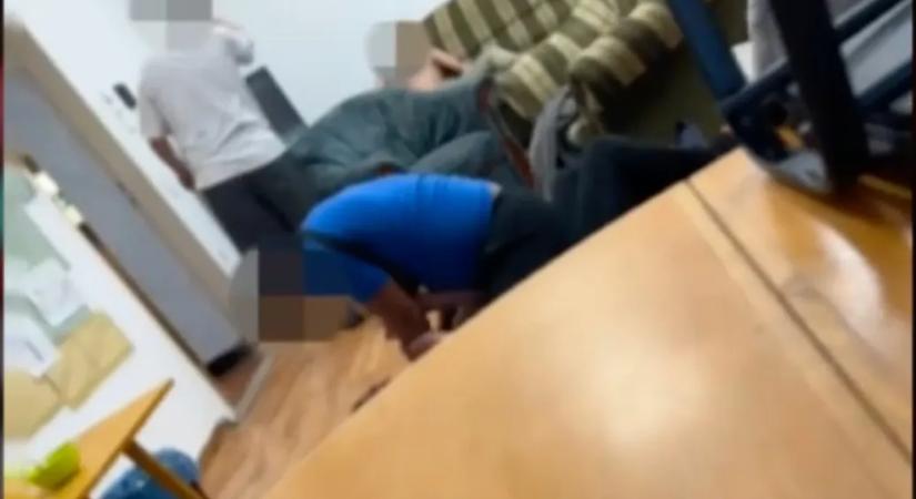 Megszólalt a fóti gyermekotthonban fojtogatással vádolt férfi ügyvédje, szerinte csak „a vállát fogta le a nevelő”