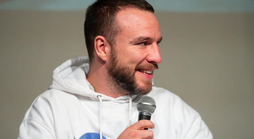 Molnár Áron végül nem is egy, hanem három autót sorsolt ki