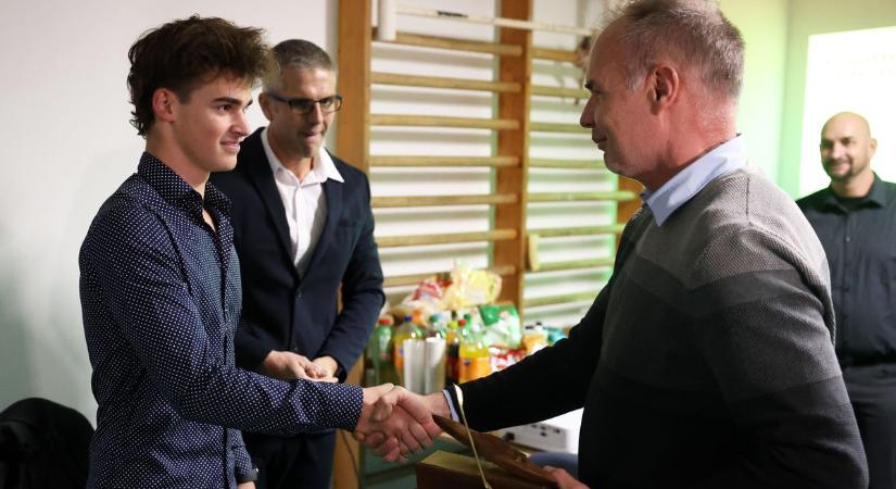 Világbajnok vendéggel zárták az évet a kaposvári kajakosok