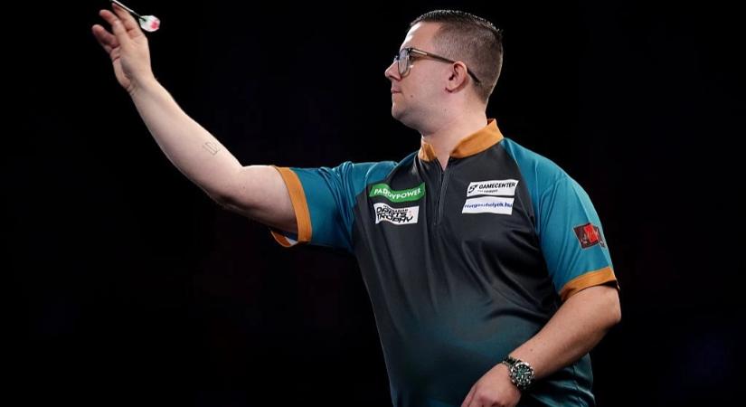 Kovács Patrik leget nyert Callan Rydz ellen a darts-vb-n – VIDEÓVAL