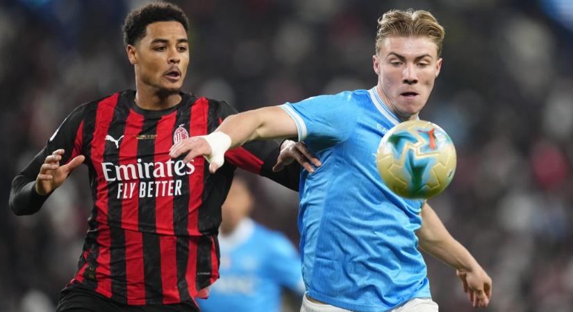 A Napoli csatára egymaga döntőbe lőtte csapatát a Szuperkupában