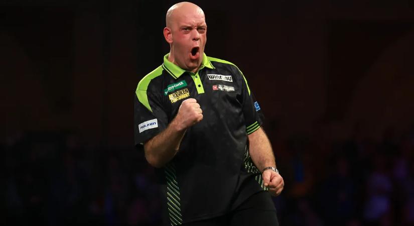 Van Gerwenre ráijesztett japán ellenfele, Sherrock simán kikapott Chisnalltól a darts-vb-n