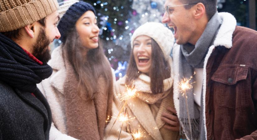 Fénykert, kastélymozi, karácsonyi dallamok – megint egy izgalmas hétvége elé nézünk