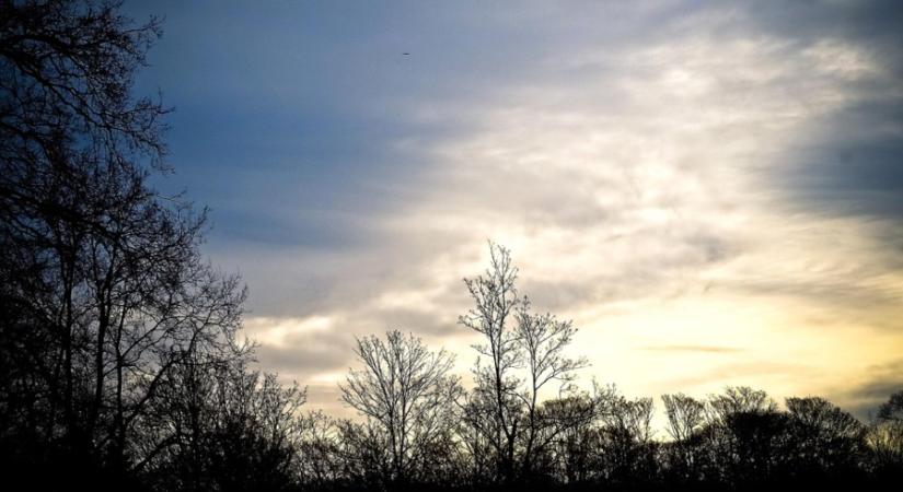 Nagyobb területen felszakadozhat a felhőzet, nézzük hol bújhat elő a Nap