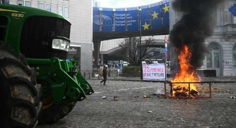 Brüsszel három hazugsággal áltatja magát Ukrajnáról, miközben a gazdák épp aláfűtenek