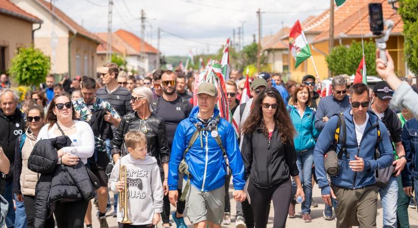 A választási részvételüket biztosra ígérők között 42 százalékkal vezet a Tisza, míg a Fidesz 10 százalékpontos lemaradásban van