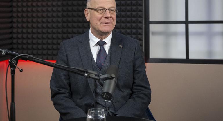 Még mindig nem beszél egymással Navracsics Tibor és Lázár János