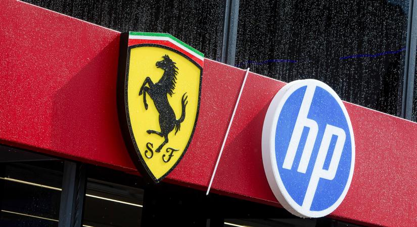 Megvan, mikor mutatják be Hamilton következő Ferrariját