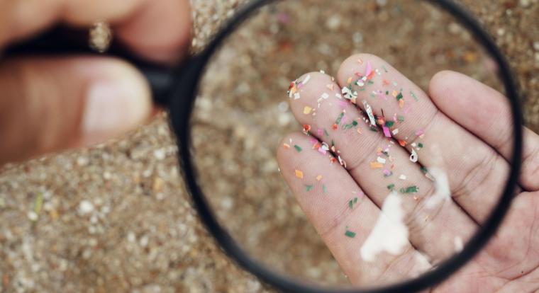 Bolygómentő áttörés: növényi alapú, tengerben lebomló műanyagot fejlesztenek