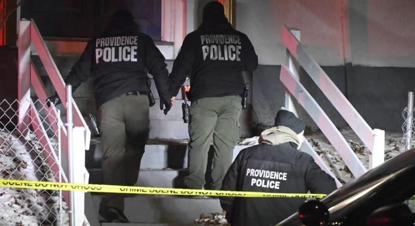 Holtan találták a Brown Egyetemen lövöldöző portugál férfit