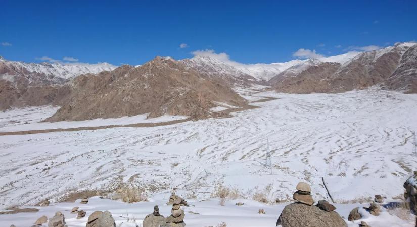 Ilyet még nem láttál: Hó borította be a szaúdi sivatagot