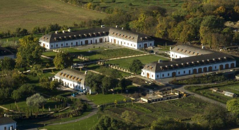 Nyilvánosságra kerültek a hatvanpusztai Orbán-birtok eredeti tervei