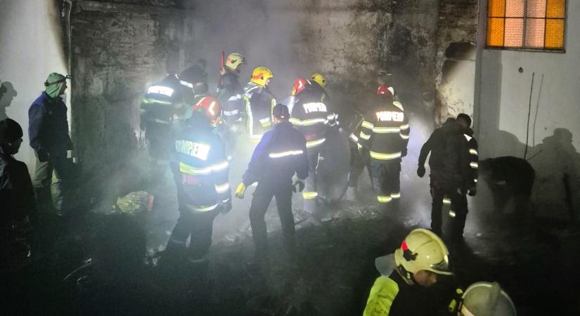 Tűzeset Hargita megyében: a templomba is belekapott a tűz