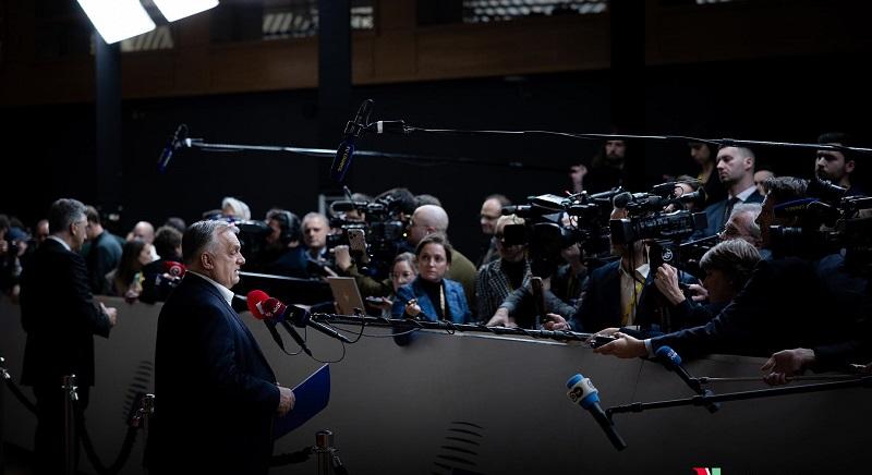 Orbán Viktor: Sikerült megóvni magunkat attól, hogy berántsanak a háborúba (VIDEÓ)