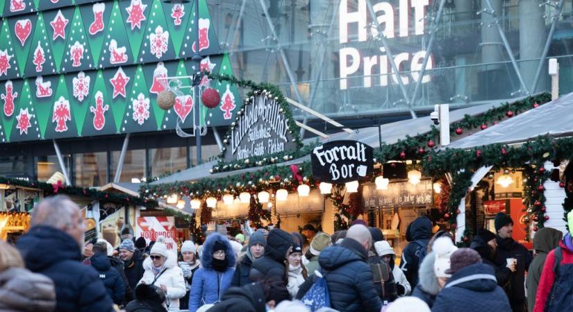 Így lesznek nyitva az üzletek karácsonykor