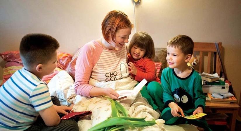 A NAV figyelmeztette a harminc év alatti édesanyákat: fontos változás jön napokon belül