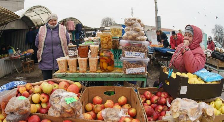 Nincs, aki almát szállítson az oroszoknak