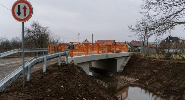 Befejeződött a Tesmagra vezető híd felújítása