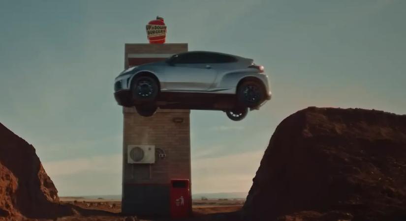 Ezt a Toyota reklámot betiltották! De mi lehetett az oka?