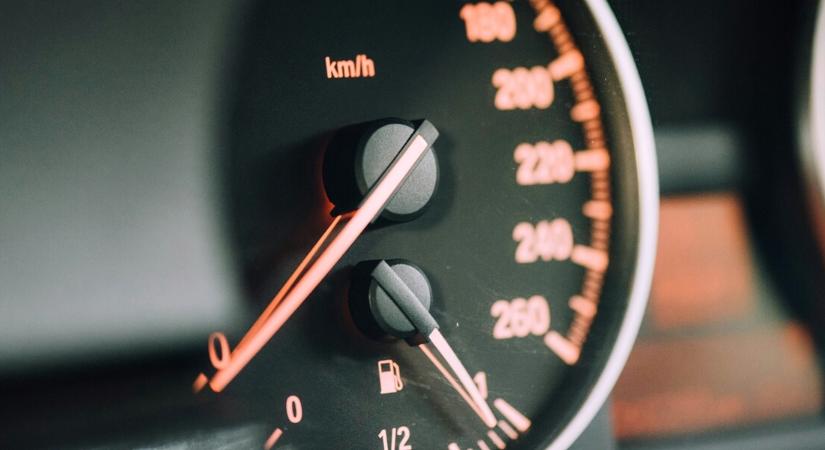 Vége a Suzuki és a Dacia egyeduralmának? Brutális sebességgel tarolják le a magyar autópiacot a kínai márkák