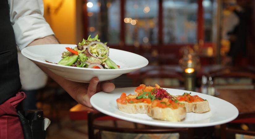 Egyre kevesebb pénzt hagyunk a lakossági szolgáltatóknál