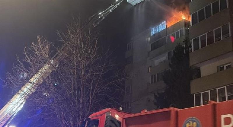 Robbanás, majd tűz egy tömbházban – A lakás tele volt szeméttel (VIDEÓ)