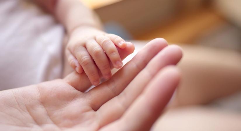 Továbbra sem javulnak a népmozgalmi adatok: csökkent a halálozások száma, de nem lassul érdemben a természetes fogyás