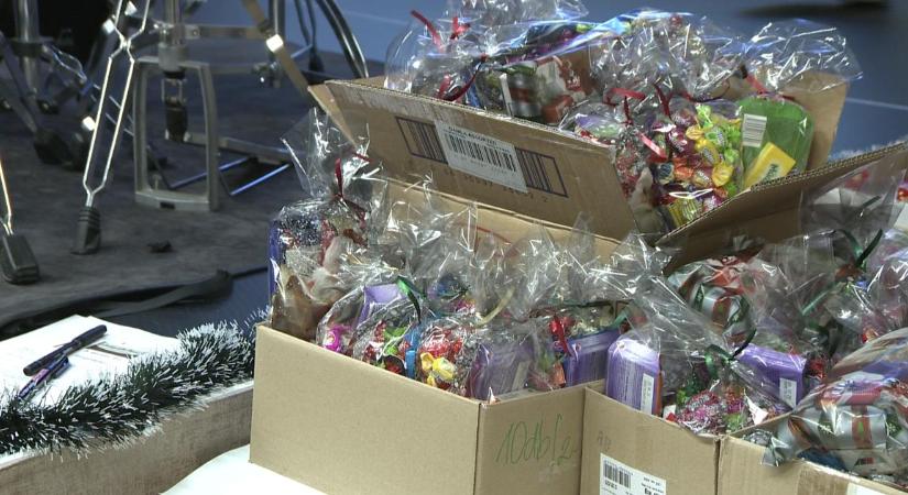 Három tonna édességnek örülhettek a gyermekek Debrecenben