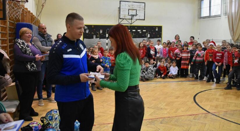 Megköszönték a lelkes szurkolást a veterán birkózók