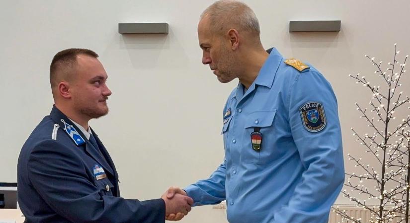 Elismerést kapott a sümegi rendőrőrs munkatársa