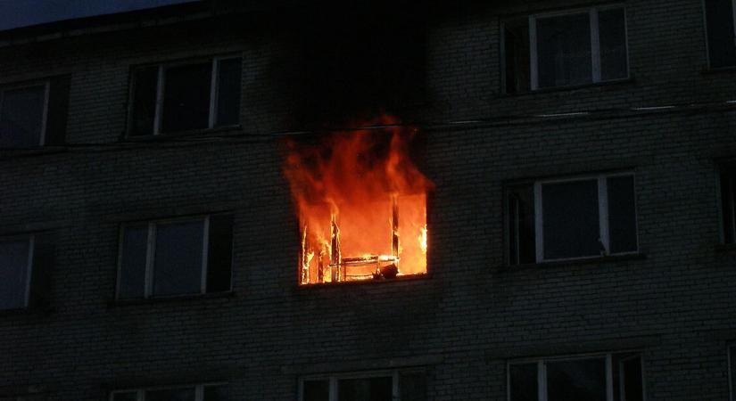 Egyetlen apró figyelmetlenség, és karácsonykor hamuvá válhat az otthonod – VIDEÓ