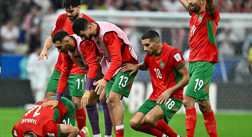 Brutálisan nagy gólt rúgott a saját térfeléről a marokkói futballista