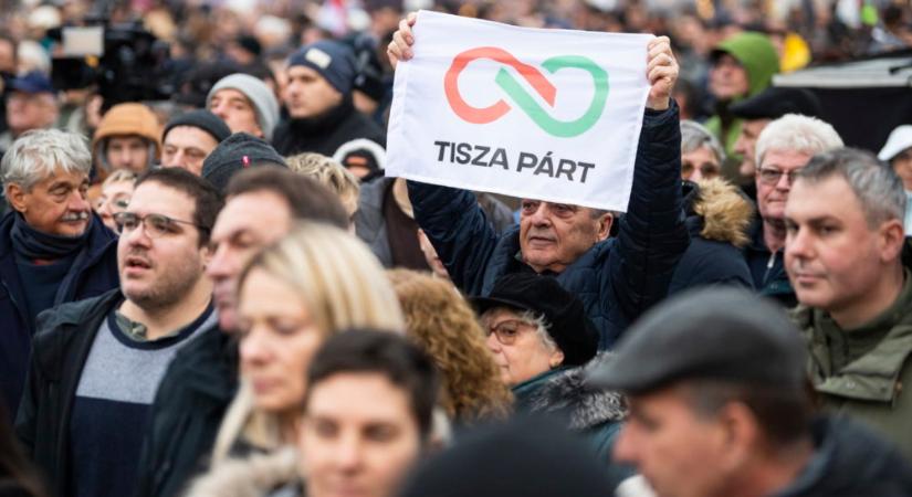 A kormány a Tiszával ellentétben megvédi a béremeléseket és a magyar munkavállalókat