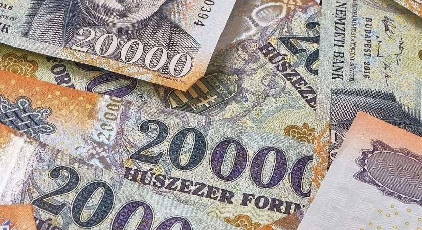 Itt vannak a legfrissebb számok, ekkora a bruttó magyar átlagkereset