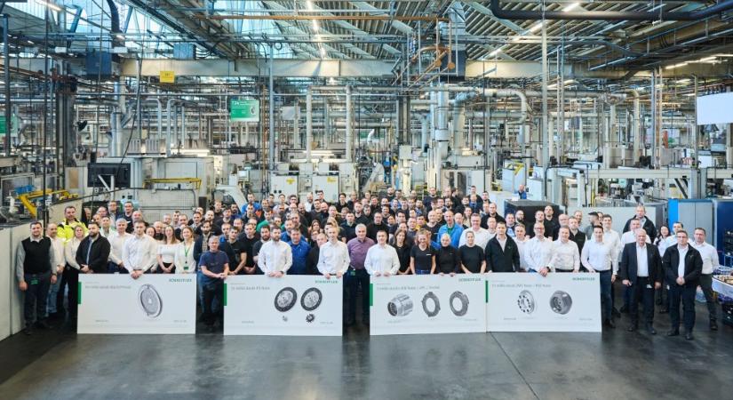 Többszörös termékjubileumot ünnepelt a szombathelyi Schaeffler forgácsolás területe