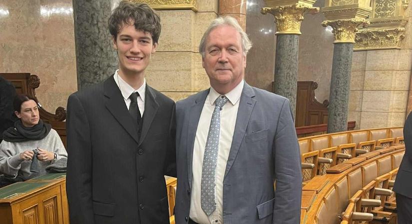 Nem akármilyen ösztöndíjat nyert a Kazinczy gimnázium végzős diákja, az MTA elnöke is köszöntötte