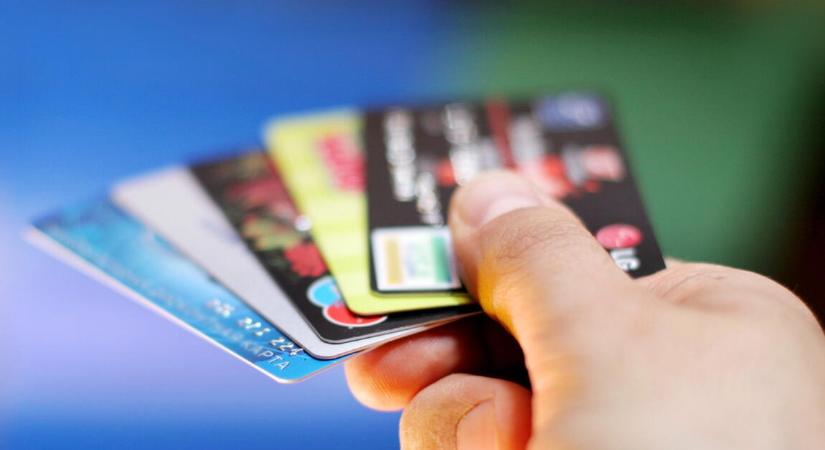 Baj van? Rég nem tartoztak ennyivel a magyarok hitelkártyán