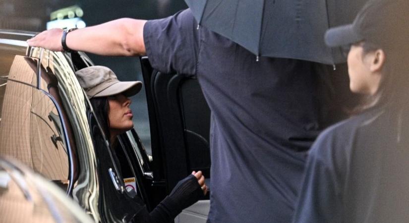 Miért meztelen folyton Kanye West barátnője? Szokatlan módon válaszolta meg a kérdést a sztár