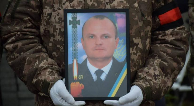 Kárpátalján végő búcsút vettek a harcokban elesett 49 éves határőrtől