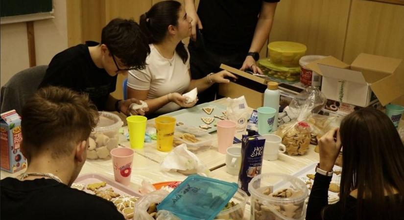 A PÁGISZ falai között mézeskalácsot készítettek a diákok - fotók