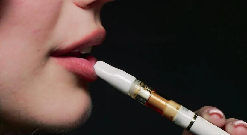 Csaknem harmincmillió forint értékű elektromos cigarettát foglalt le az adóhatóság