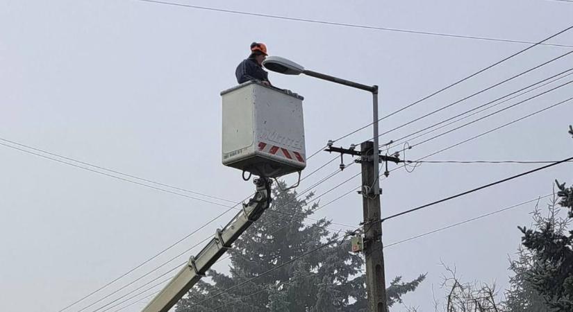100 utcai LED-lámpa – Így csökkenti villanyszámláját a zalai kisváros