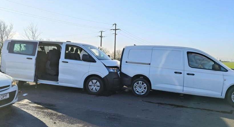 Négy jármű koccant a körgyűrűn – Tizennyolc személy, köztük hét gyermek érintett